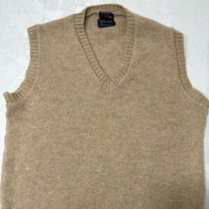 JCPenney Beige V-Neck Men's Sweater Vest